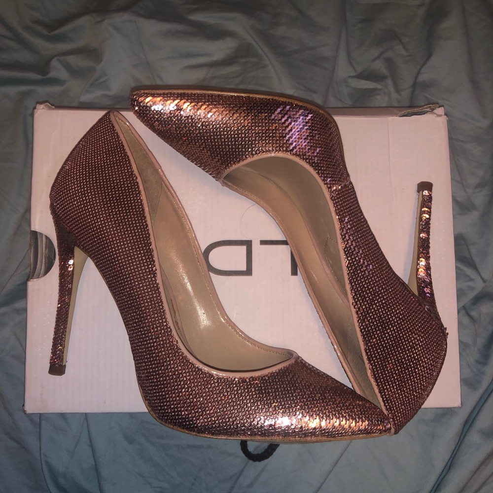 Womens Nude pumps